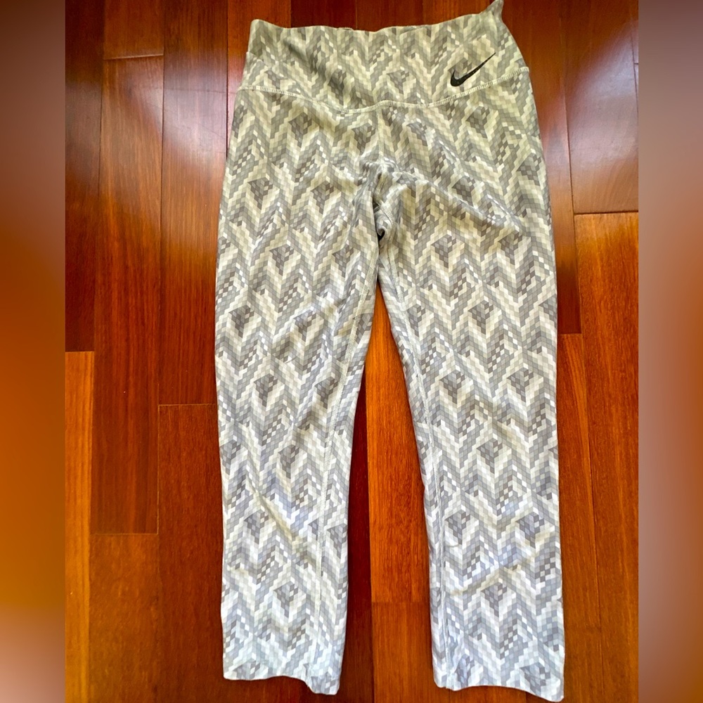Nike Dri Fit Women Leggings Size Small Cropped Running Activewear Yoga Pant